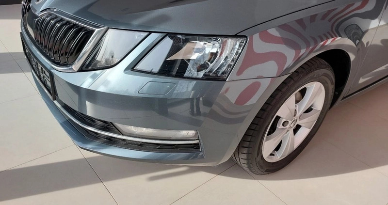 Skoda Octavia cena 98000 przebieg: 60632, rok produkcji 2019 z Brzozów małe 667